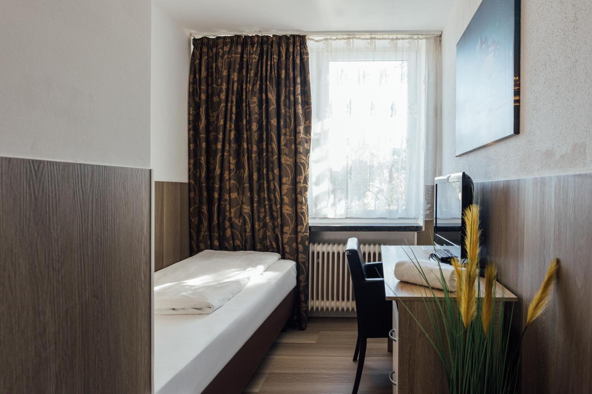 Hotel Hanseat Гамбург Экстерьер фото